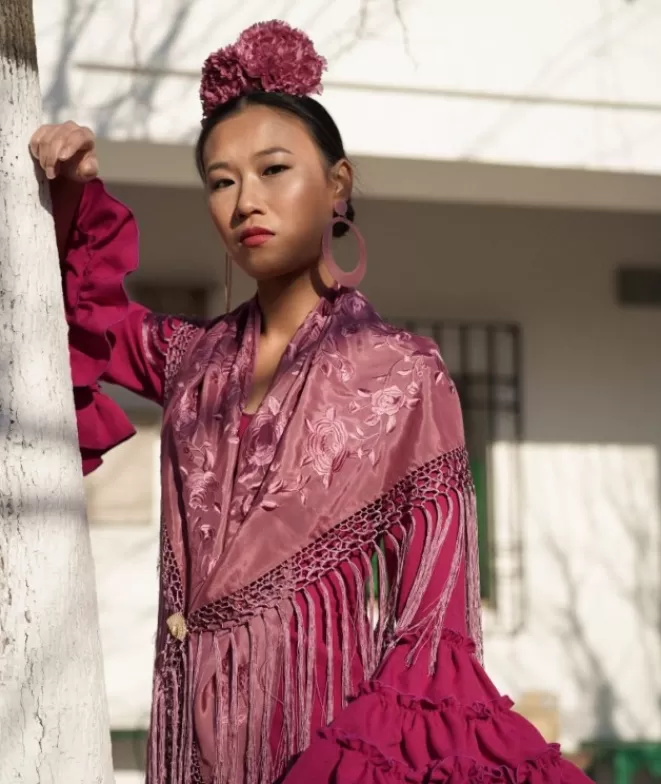 Mantones De Flamenca^Doña Sol Mantón Manuela Liso Maquillaje